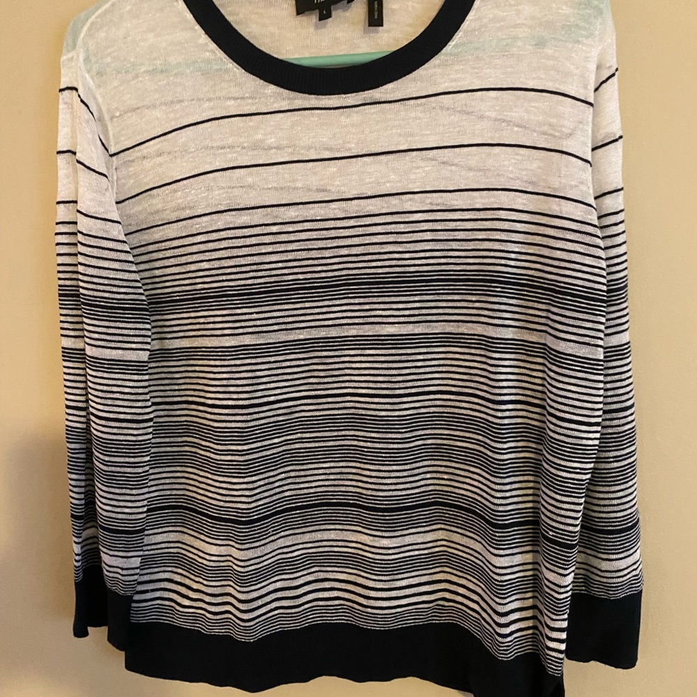 NWOT Theory lightweight long sleeve sweater